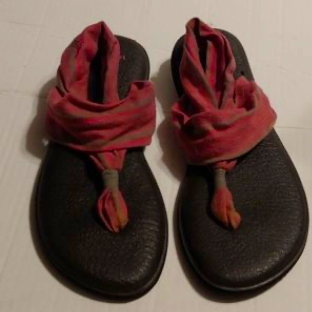 Sanuk yoga shoes size 10